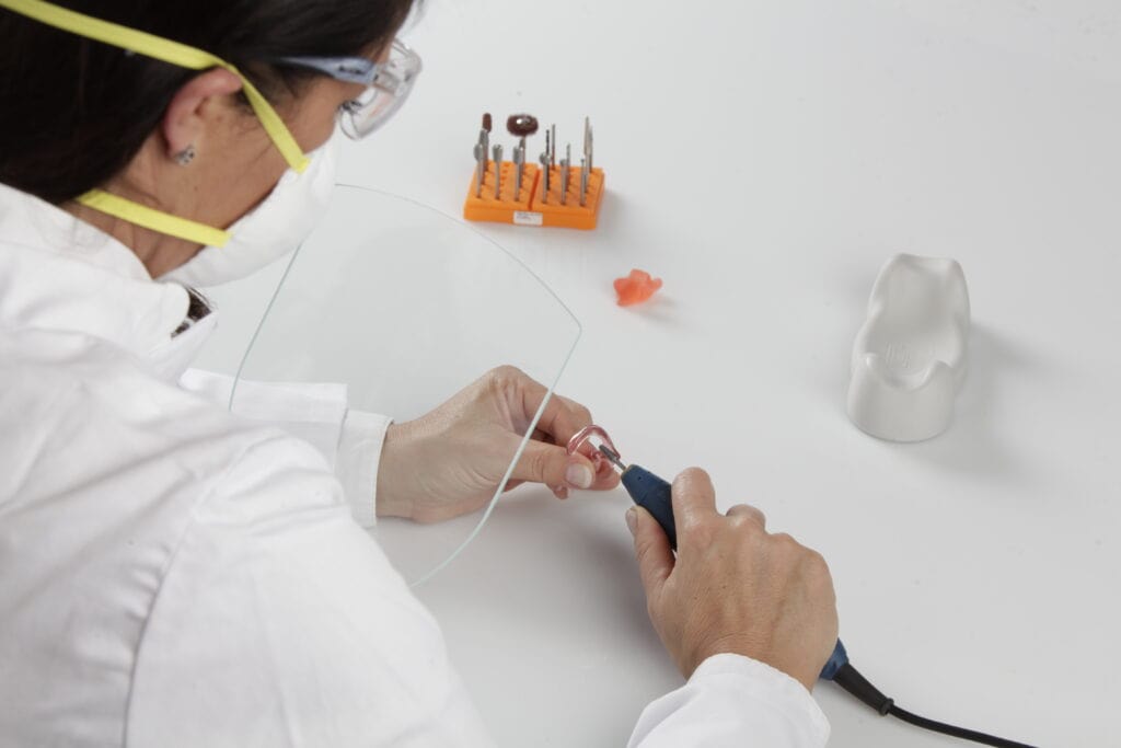 Das handgefertigte Ohrpassstück