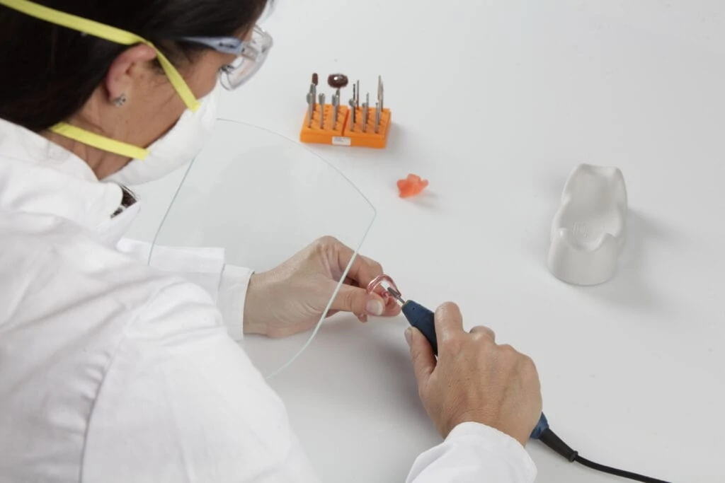 Das handgefertigte Ohrpassstück